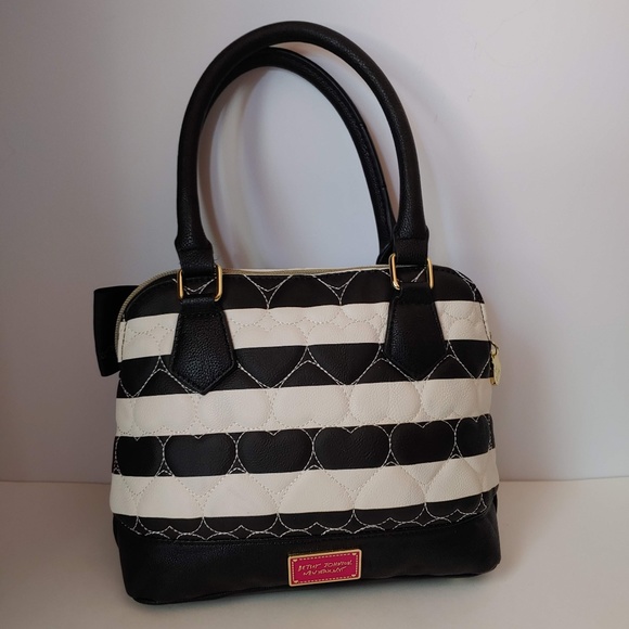 Betsey Johnson Handbags - Betsey Johnson Black/White 💕 Purse